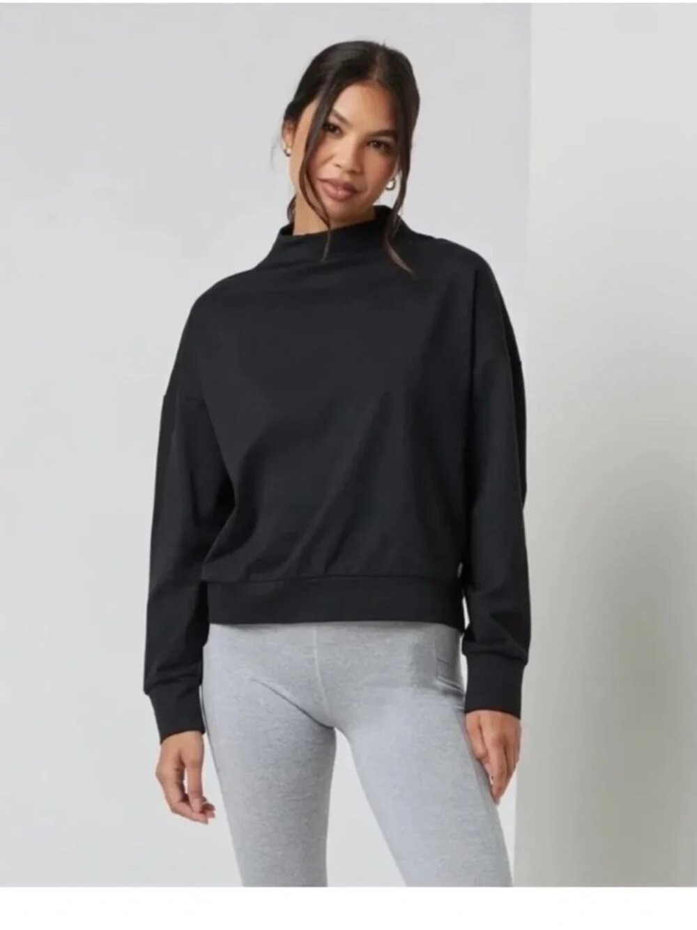 Vuori Granite Funnel Neck Pullover Sweatshirt Charcoal Black Women's Size Medium